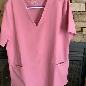 Figs Casma 3 pocket scrub top